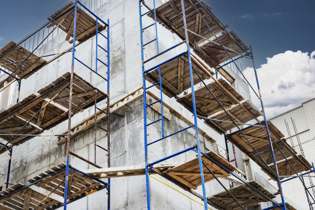 How To Prevent Falls & Injury When Working On Scaffolding